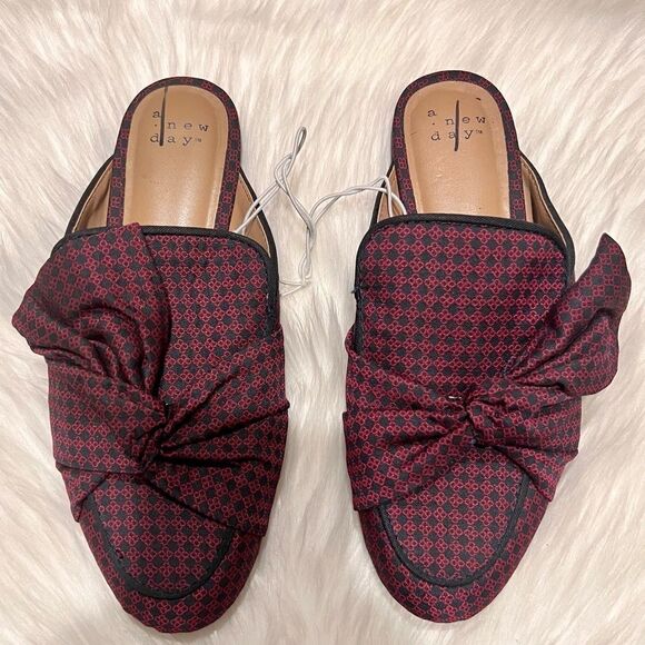 Loafer with side bow detail - Picture 1 of 2